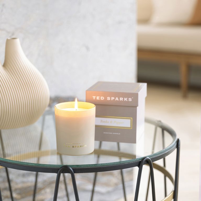 Demi - Tonka & Pepper