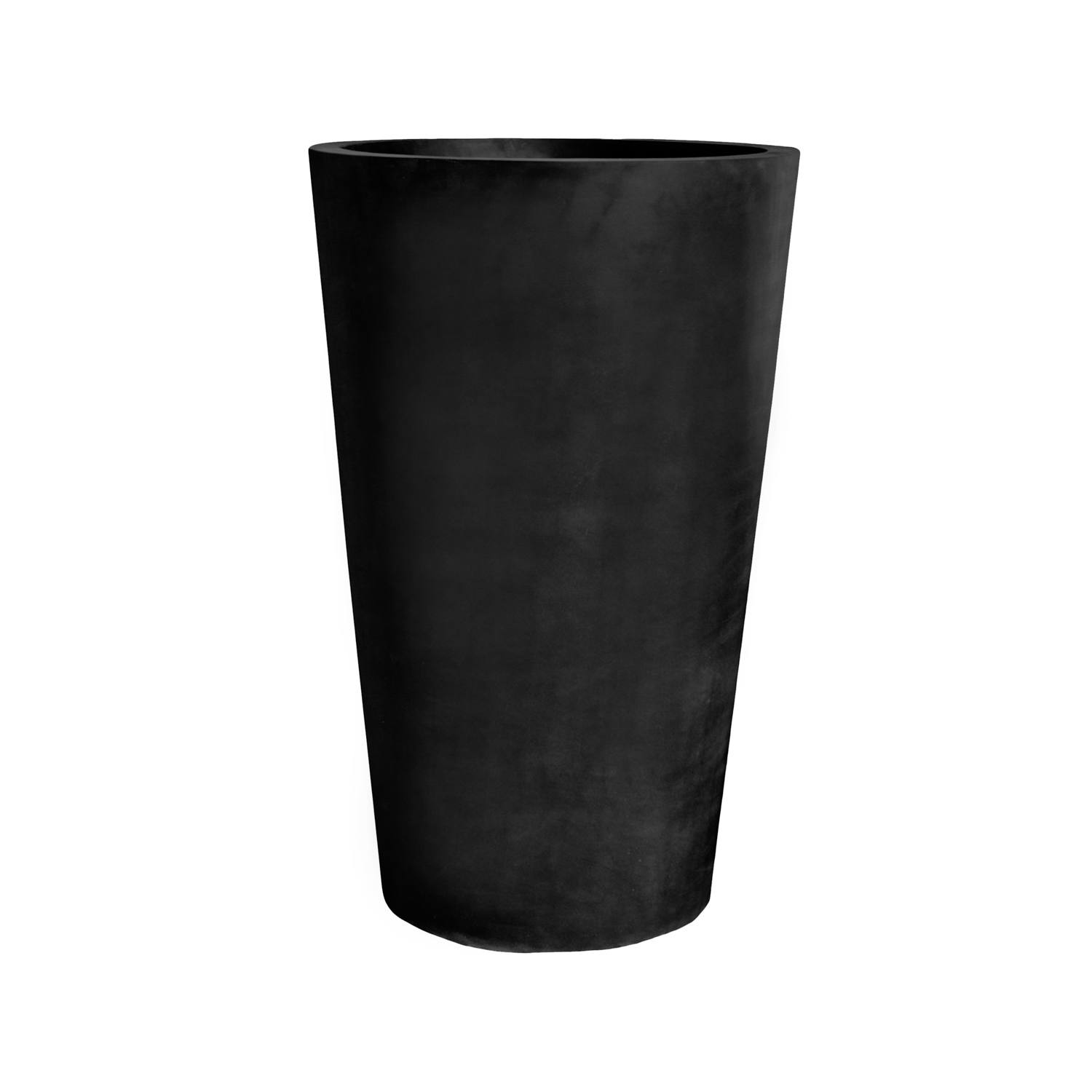 Belle L, Black